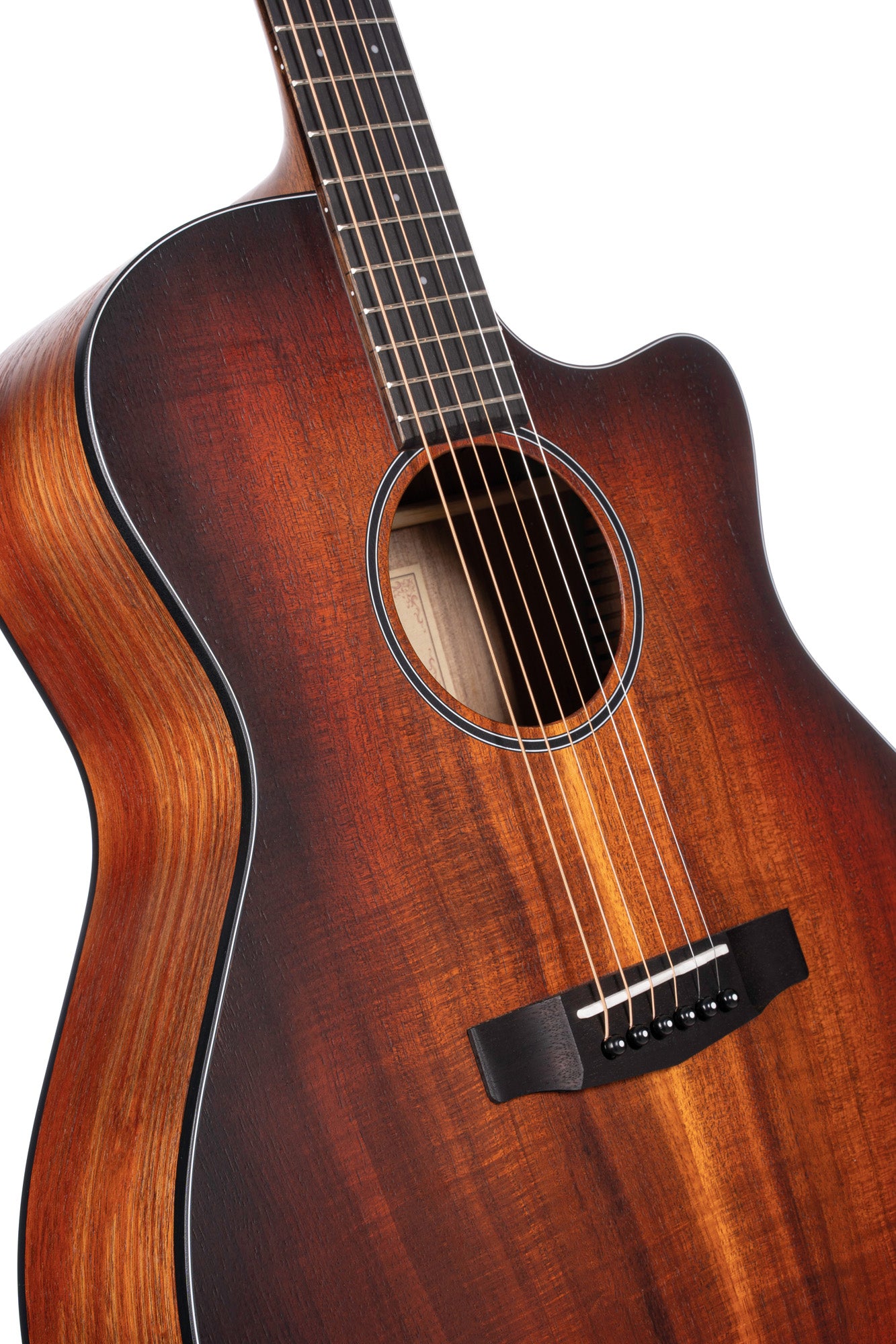 CORE-GA, forme Grand Auditorium, table blackwood massif, f/e blackwood massif, EQ Fishman Sonitone, soft case, light burst