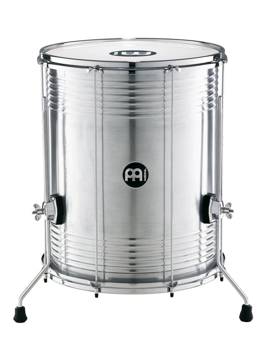 Surdo 18 x 22", 8 tirants, fût aluminium, peau synthétique, accastillage chromé, avec pieds ajustables