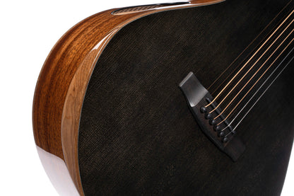 MODERN BLACK, table épicéa massif, f/e acajou massif, EQ Fishman Matrix Infinity, étui, noir brillant translucide