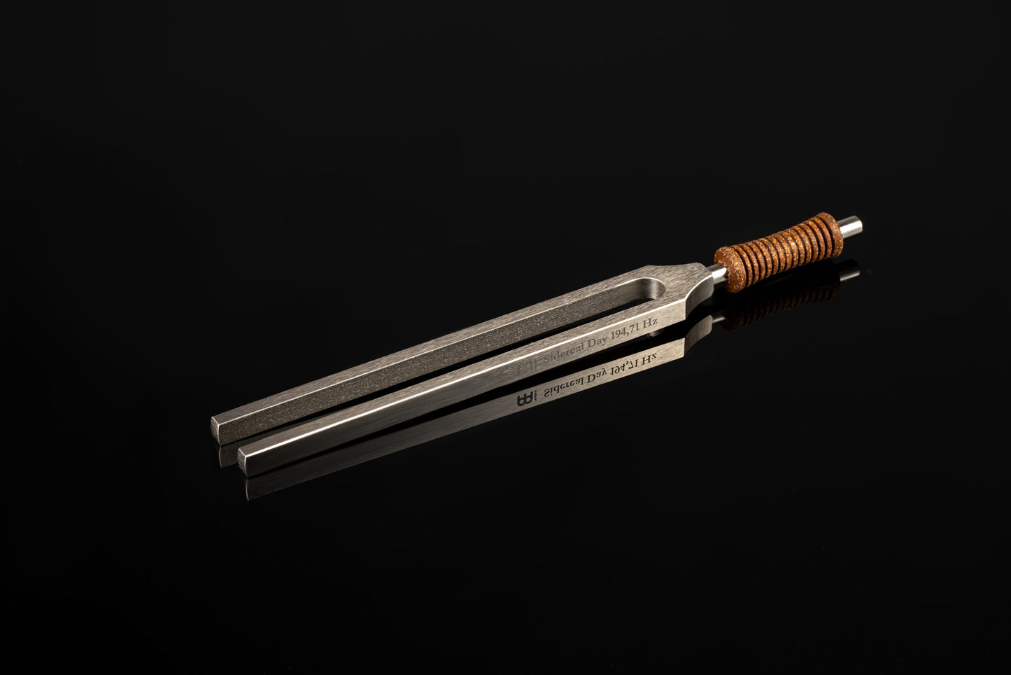 DIAPASON SONIC ENERGY THERAPHY SIDERAL DAY, 194.71 HZ / G3, 21.59 CM, FABRICATION ARTISANALE, ACIER INOXYDABLE
