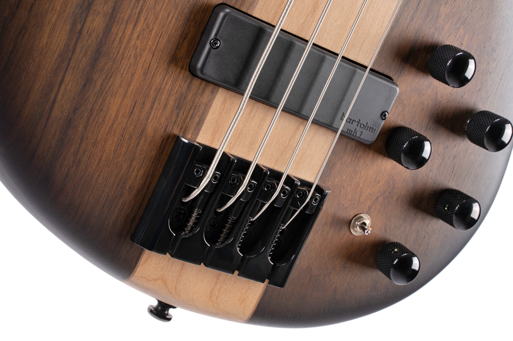 C4 Plus OVMH, corps acajou avec table ovangkol/érable, micros Bartolini MK-1 et préampli Markbass, brun antique dégradé