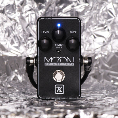 Pédale MOON, fuzz, trois filtres (Flat, Fool et Scooped), noir
