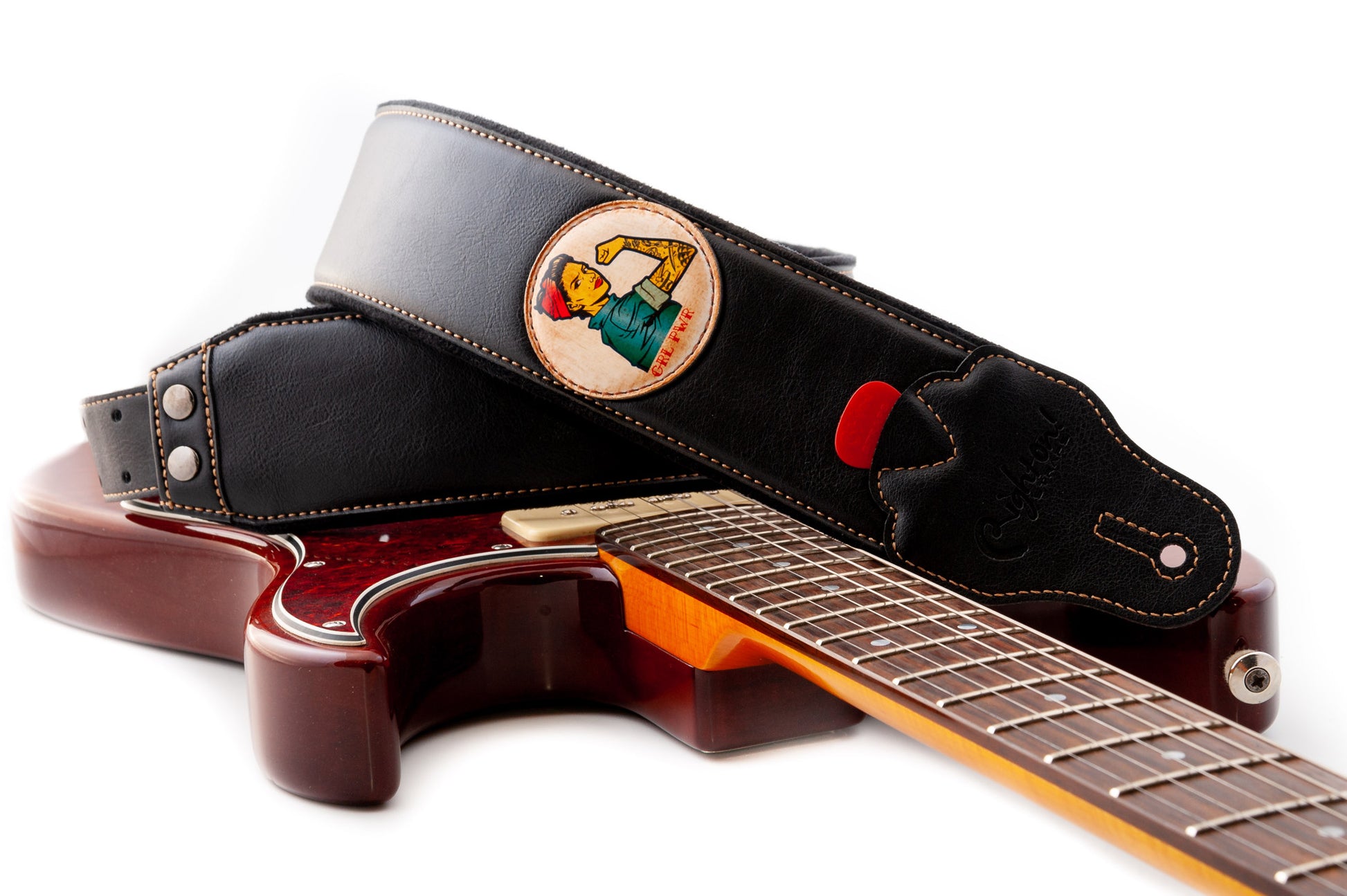 Courroie modèle TATOO PIN-UP, extérieur synthétique, largeur 7 cm, longueur 98 à 153 cm, porte-médiators intégré, noir