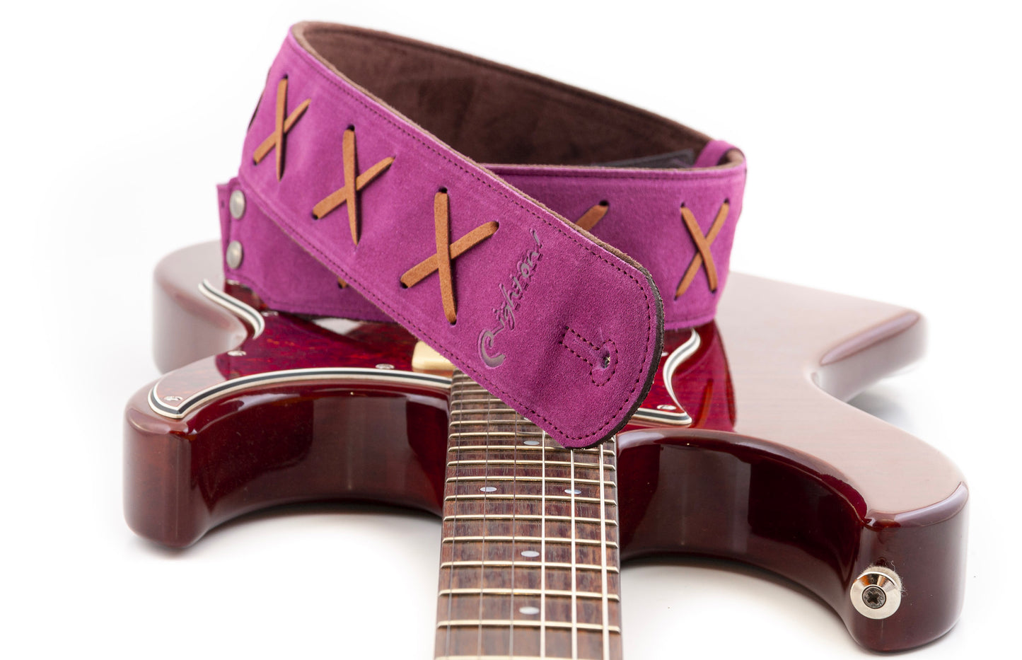 Courroie modèle LEGEND DG, cuir haute qualité, largeur 6 cm, longueur 100 à 145 cm, porte-médiators intégré, violet